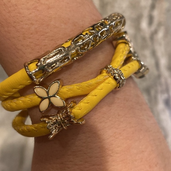 COPY - Three strap layered charm bracelet, Yellow, Gold and Cream colors - Picture 3 of 6